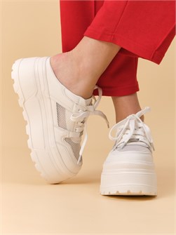 {{photo.Alt || photo.Description || 'Кроссовки женские на платформе'}}