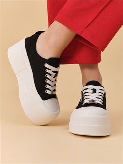 {{photo.Alt || photo.Description || 'Кроссовки на платформе летние'}}